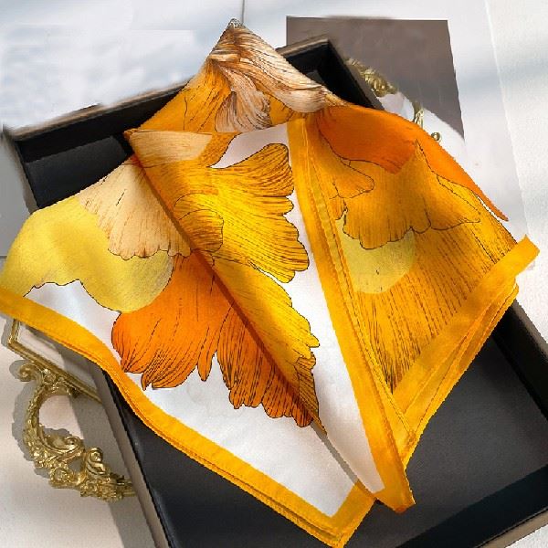 New Temperament Square Neckerchief Female Fashion Noble 100% Mulberry Silk Scarf