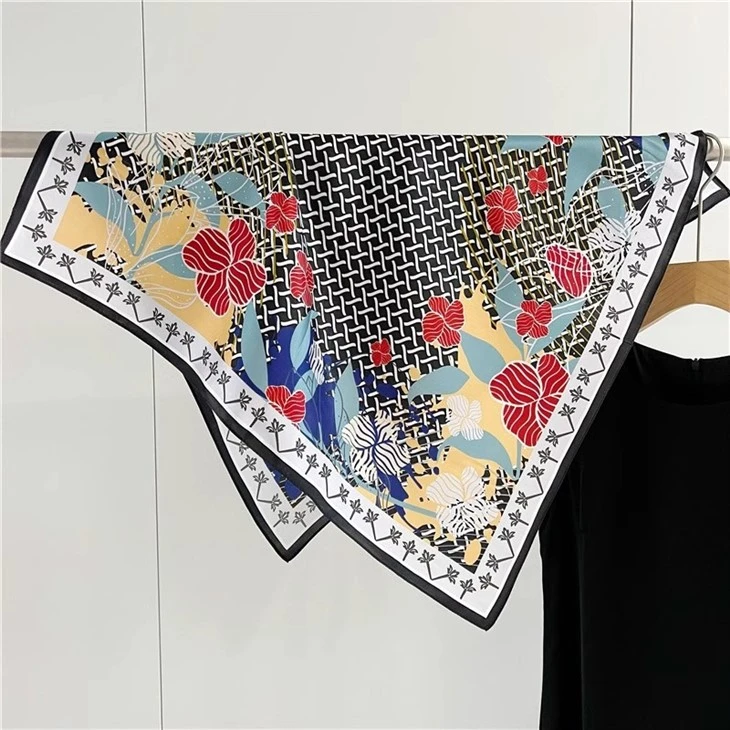 Custom 2024 Spring And Summer Fashion Mulberry Silk Square Scarf